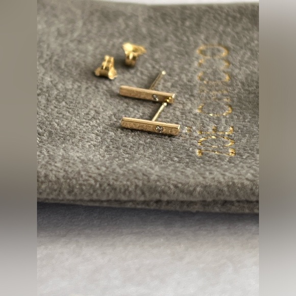 Zoe Chicco 14k yellow gold and single diamond bar studs earrings pair - Picture 6 of 16